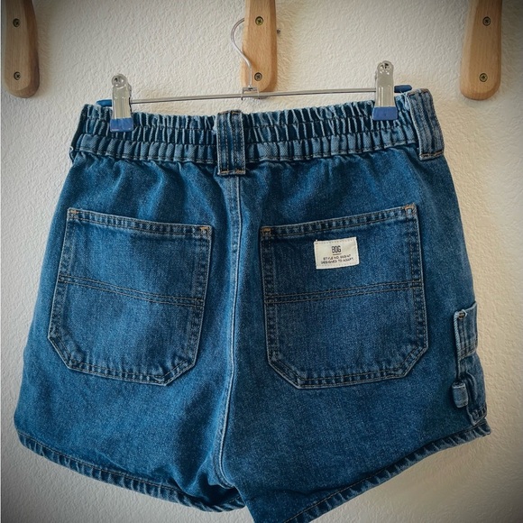 BDG Urban Outfitters Women's Blue Denim Cargo Jean Skate Shorts - Picture 2 of 2